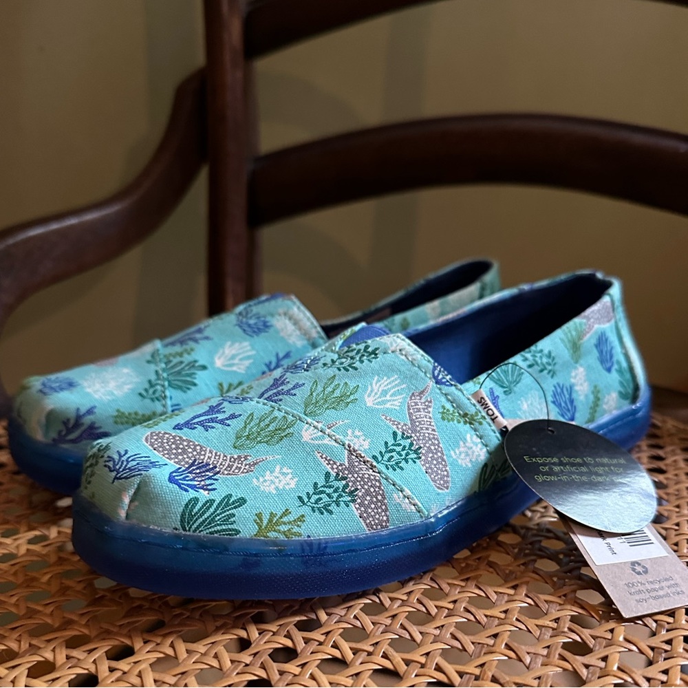 Classic Toms: GLOW IN THE DARK